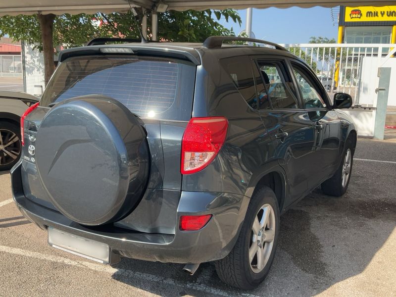 Toyota RAV 4 2.0 VX — zdjęcie 6