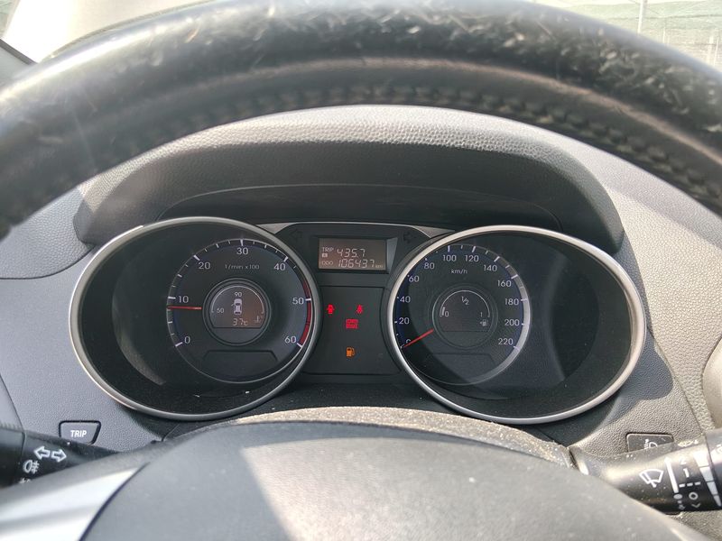 Hyundai ix35 2.0 CRDi Comfort 2WD — zdjęcie 13