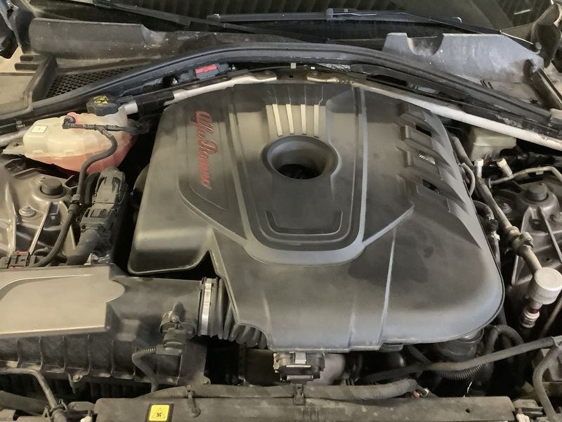 Alfa Romeo Giulia 2.2 JTDM Veloce — zdjęcie 8