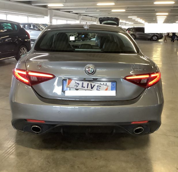 Alfa Romeo Giulia 2.2 JTDM Veloce — zdjęcie 4