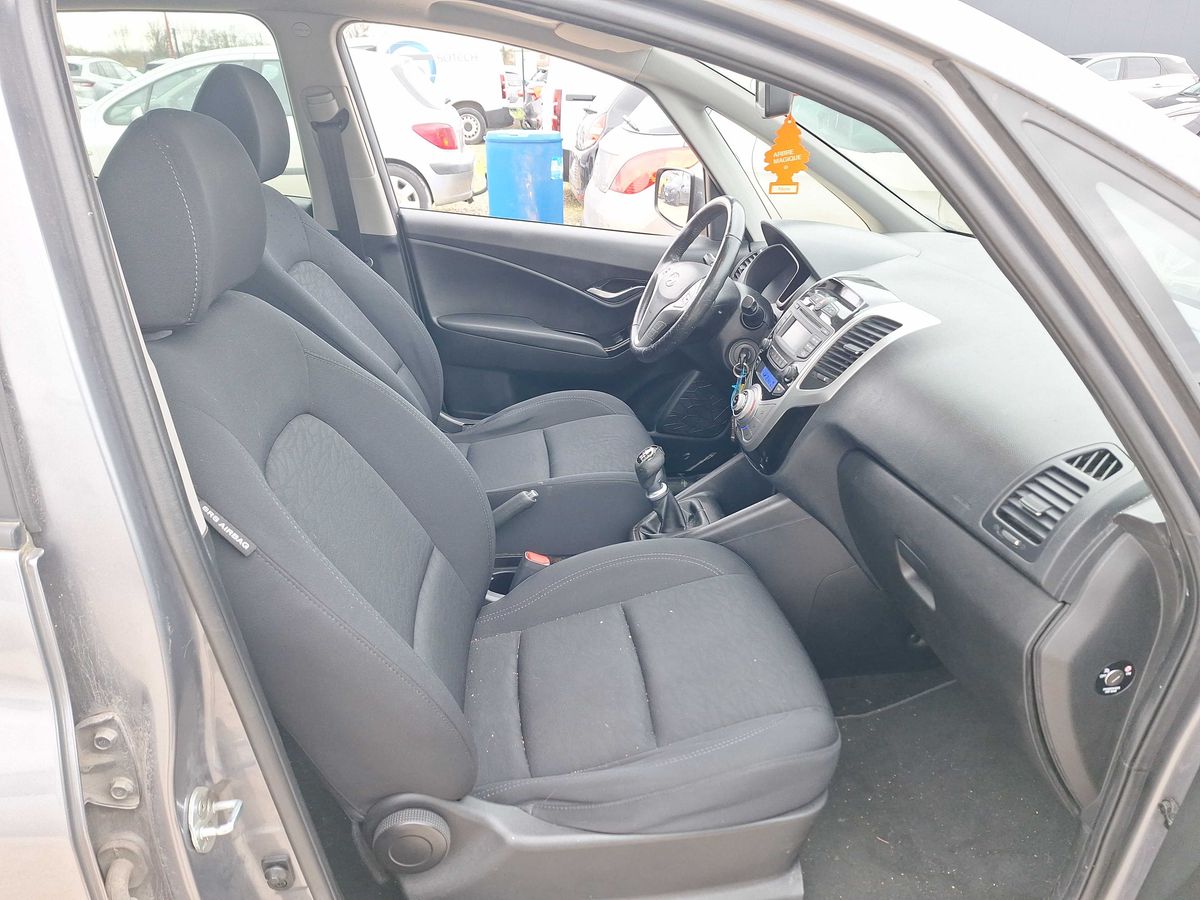 Hyundai ix20 2014 — photo 11