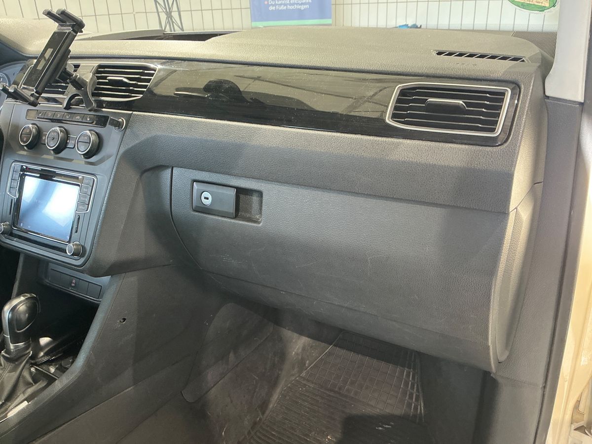 Volkswagen Caddy 2016 — photo 27