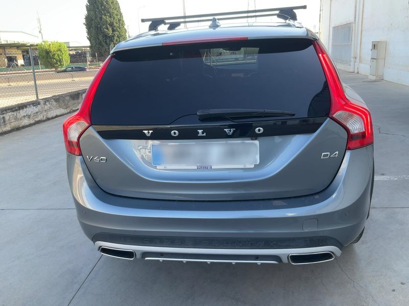 Volvo V60 Cross Country 2.0 D4 Summum — zdjęcie 5