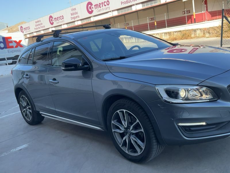 Volvo V60 Cross Country 2.0 D4 Summum — zdjęcie 8