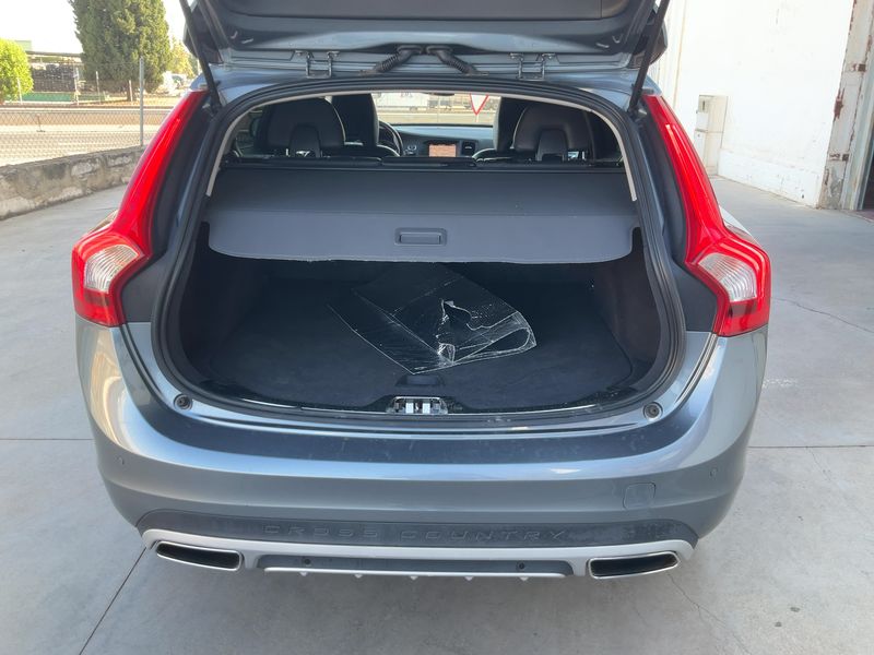 Volvo V60 Cross Country 2.0 D4 Summum — zdjęcie 10