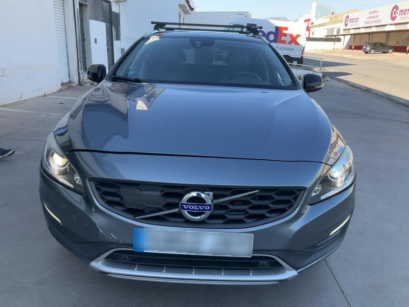 Volvo V60 Cross Country 2.0 D4 Summum — zdjęcie 9