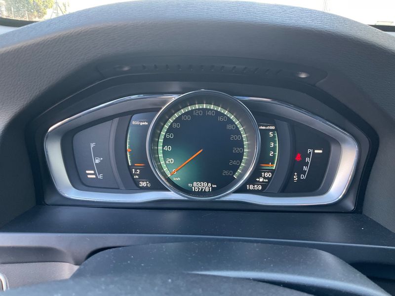 Volvo V60 Cross Country 2.0 D4 Summum — zdjęcie 13