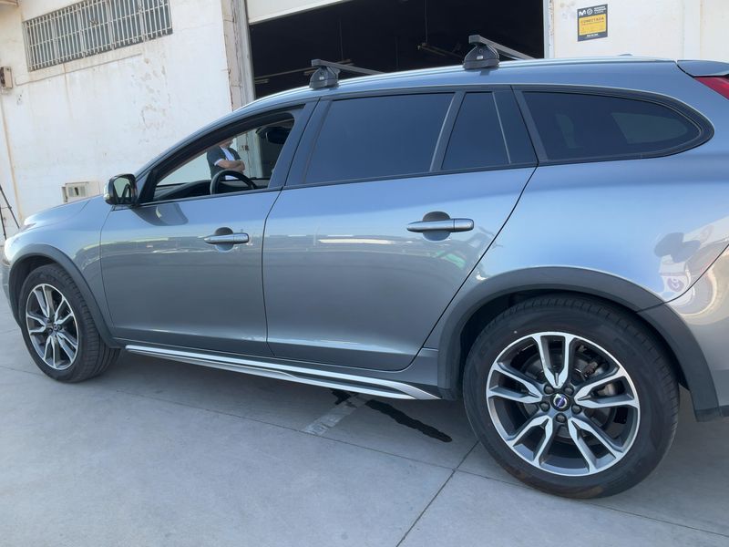 Volvo V60 Cross Country 2.0 D4 Summum — zdjęcie 4