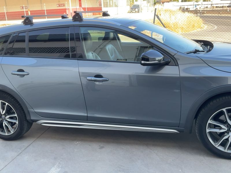 Volvo V60 Cross Country 2.0 D4 Summum — zdjęcie 7