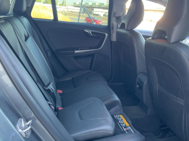 Volvo V60 Cross Country 2.0 D4 Summum — zdjęcie 14