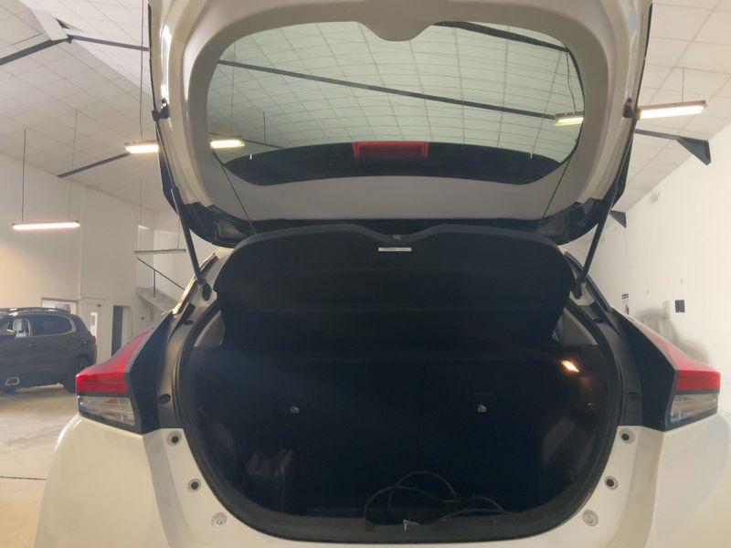 Nissan Leaf electric drive 110 kW Tekna — zdjęcie 10
