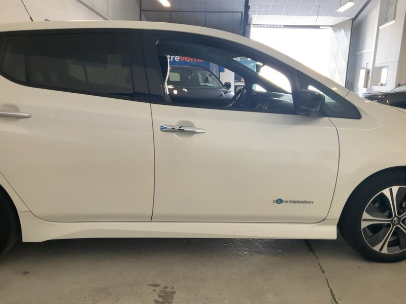 Nissan Leaf electric drive 110 kW Tekna — zdjęcie 7