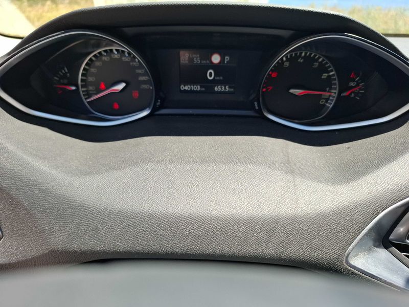 Peugeot 308 1.2 PureTech Tech Edition 2019 – снимка 12