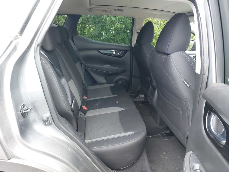 Nissan Qashqai 1.5 dCi N-Connecta — zdjęcie 14