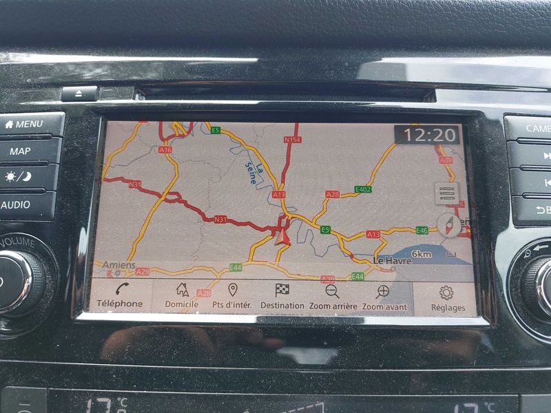 Nissan Qashqai 1.5 dCi N-Connecta — zdjęcie 13
