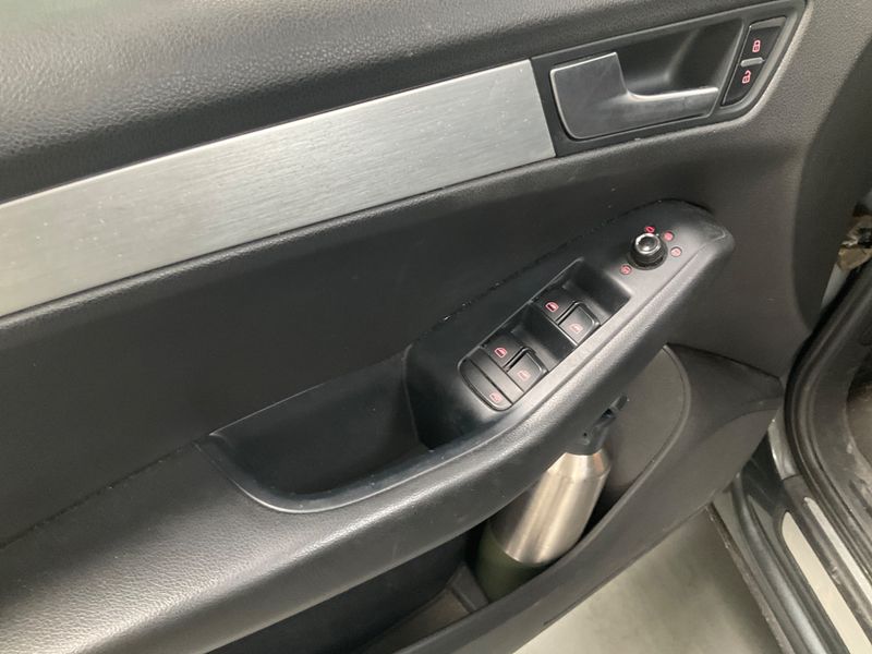Audi Q5 2.0 TDI quattro 2010 – снимка 29