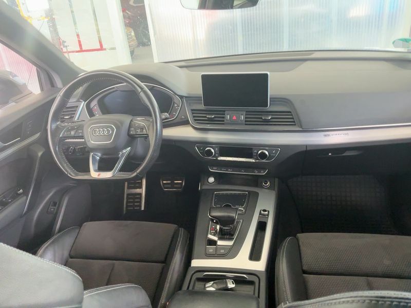 Audi Q5 2.0 TDI quattro Sport — zdjęcie 12