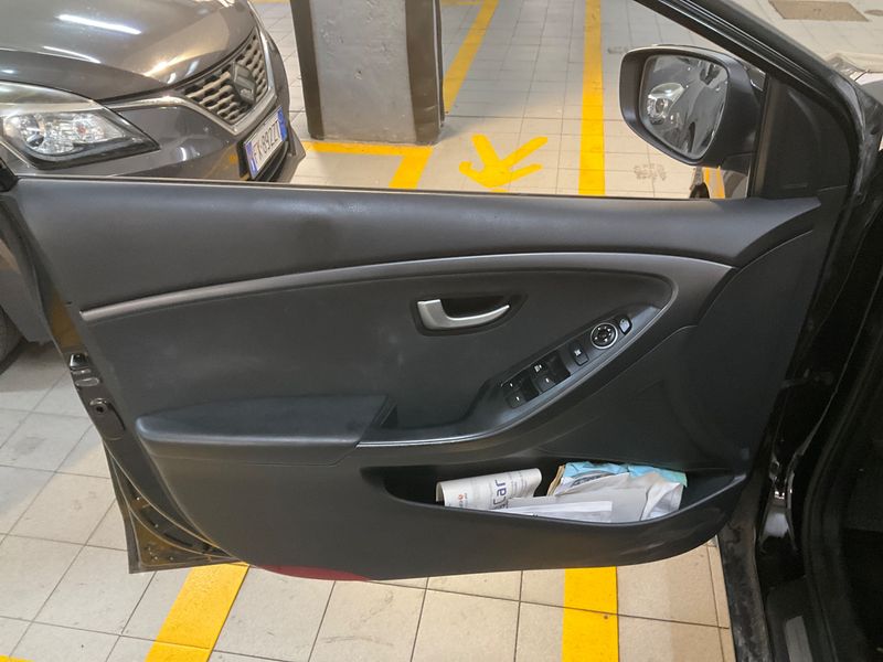 Hyundai i30 1.6 CRDi Go! 2016 – снимка 27