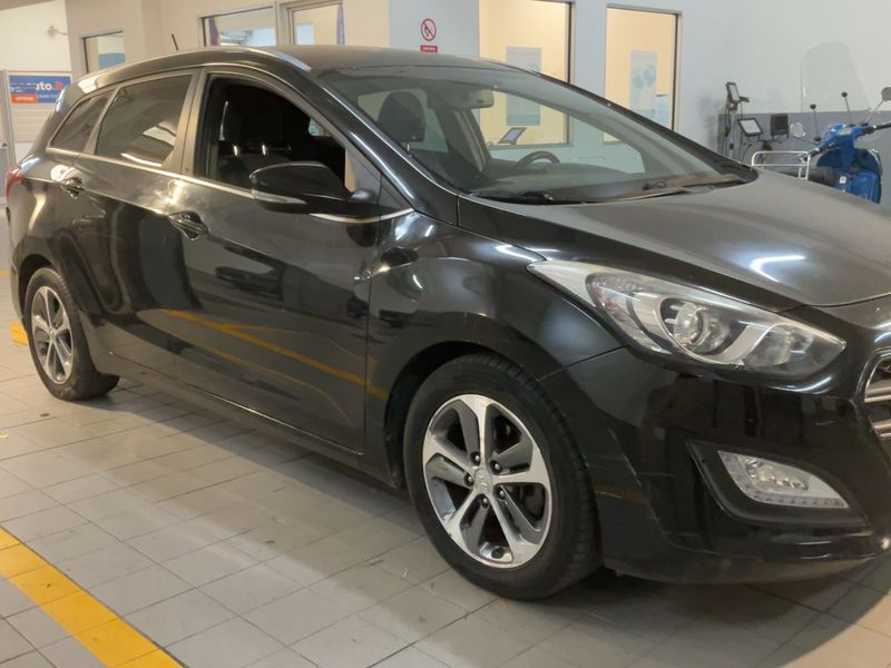 Hyundai i30 1.6 CRDi Go! 2016 – снимка 12