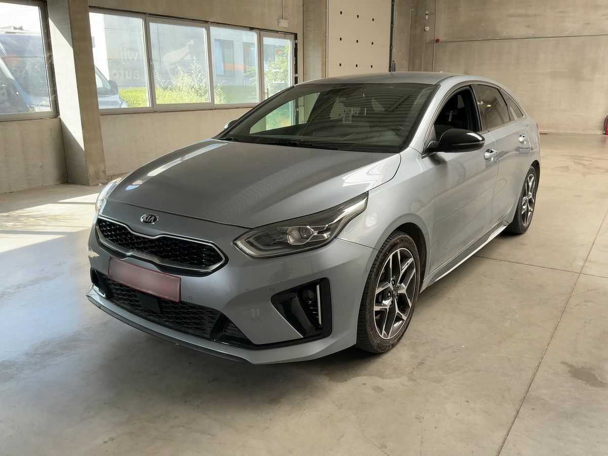 Kia pro_cee'd 2021 — photo 1