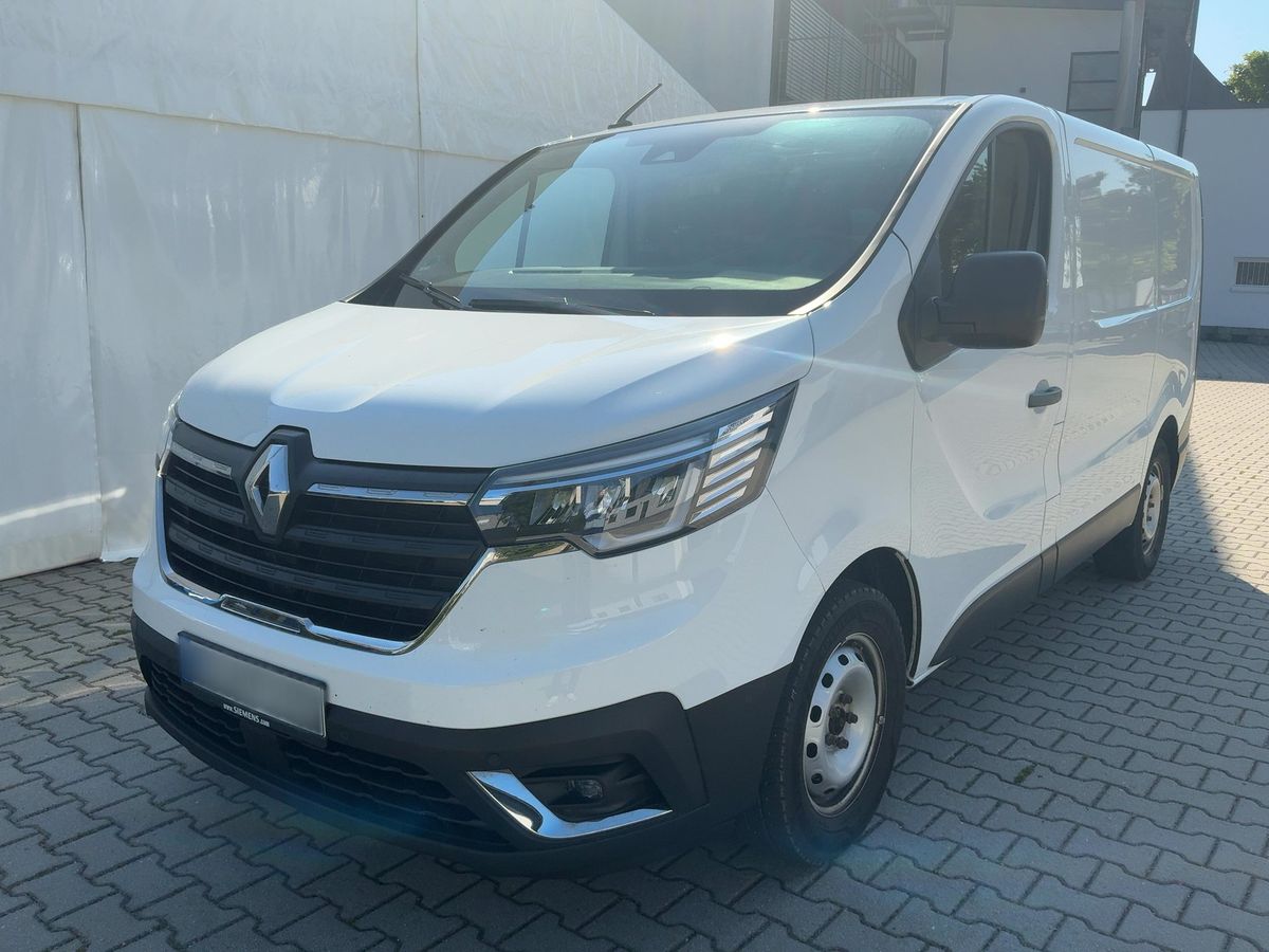 Renault Trafic 2022 — photo 1