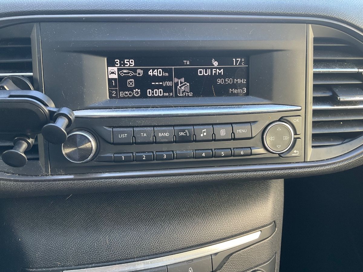 Peugeot 308 2020 — photo 24