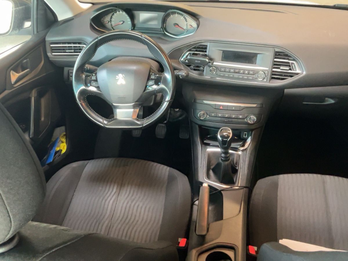 Peugeot 308 2020 — photo 18