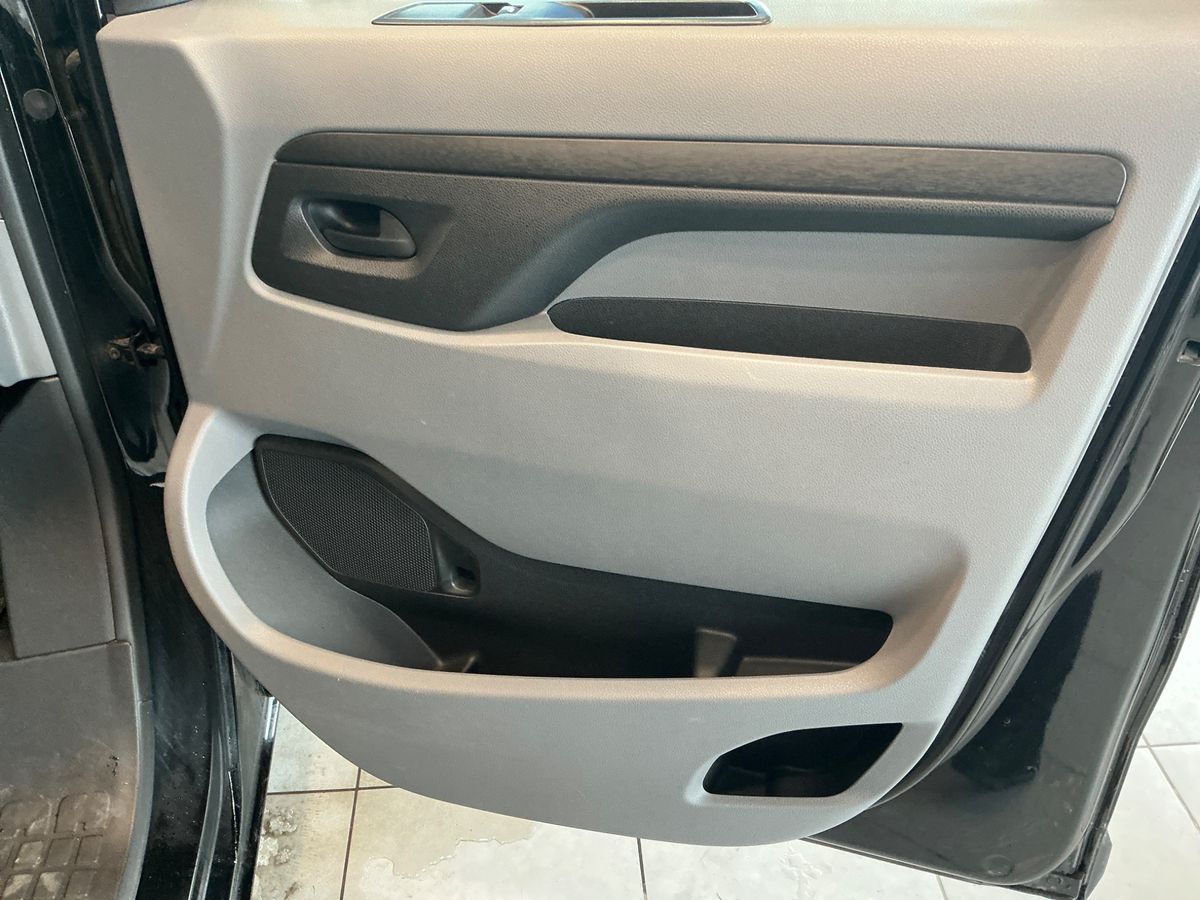 Opel Vivaro 2020 — photo 38