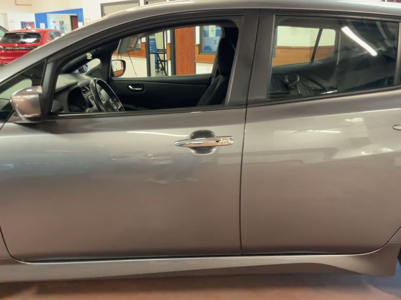 Nissan Leaf electric drive 110 kW Acenta — zdjęcie 4