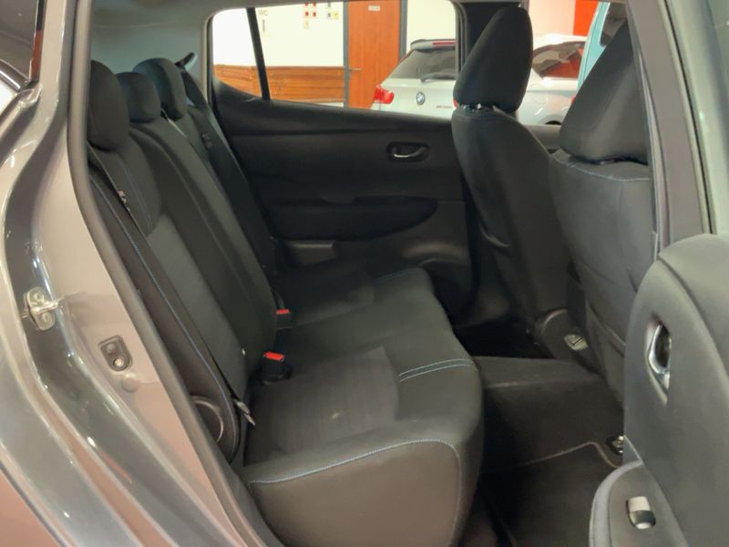 Nissan Leaf electric drive 110 kW Acenta — zdjęcie 14