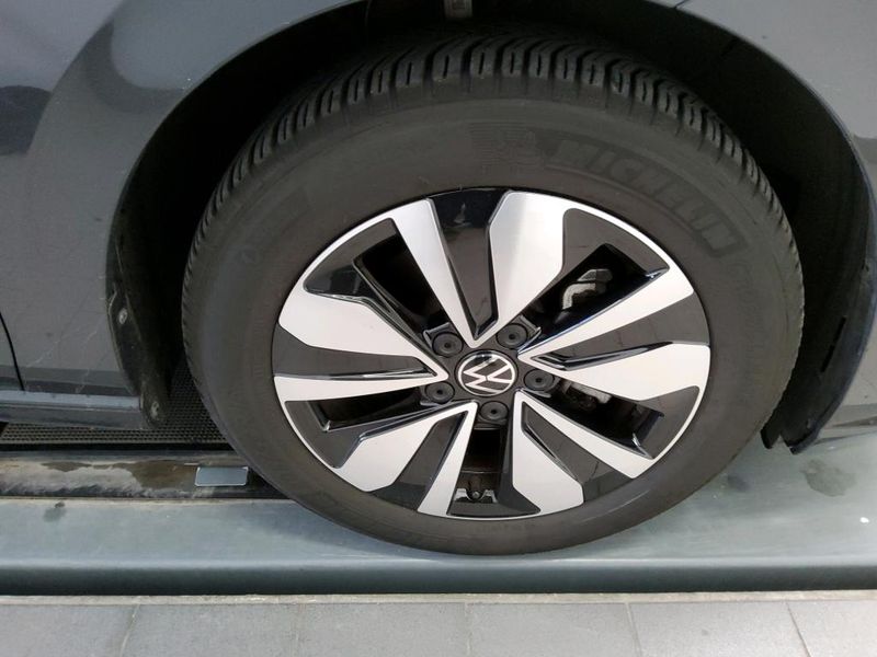 Volkswagen Golf VIII 1.5 TSI ACT Move — zdjęcie 24