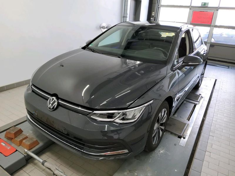 Volkswagen Golf VIII 1.5 TSI ACT Move — zdjęcie 1