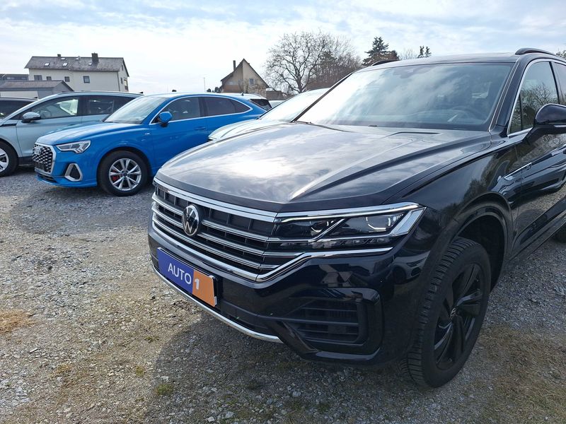 Volkswagen Touareg 3.0 TSI R-Line 4Motion — zdjęcie 2