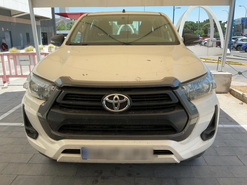 Toyota Hilux 2.4 D-4D Doble Cabina DLX 4x4 — zdjęcie 9