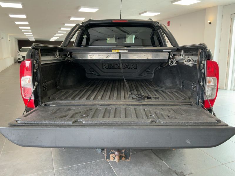 Nissan Navara NP-300 2.3 dCi N-Guard Double Cab 4x4 — zdjęcie 10
