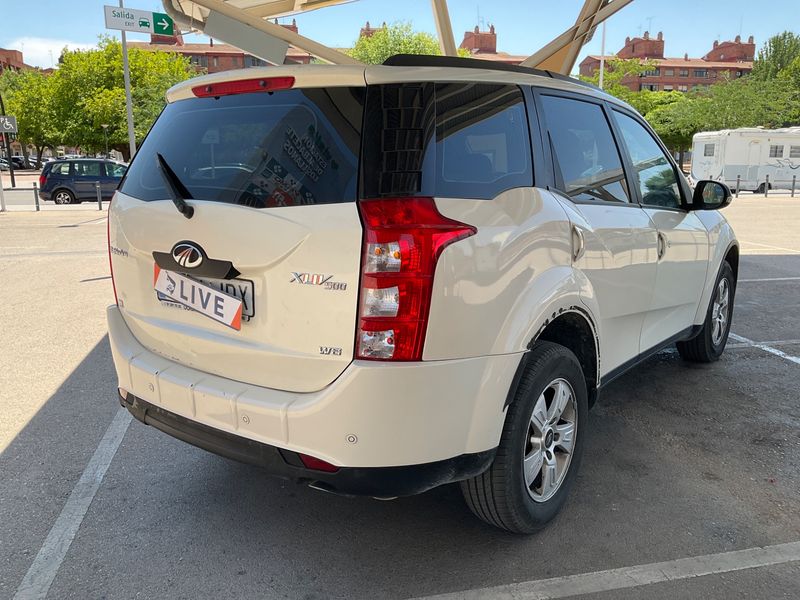 Mahindra XUV 500 2.2 W6 AWD — zdjęcie 2