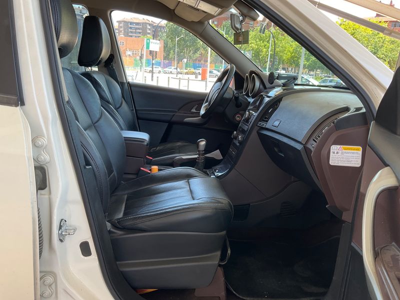 Mahindra XUV 500 2.2 W6 AWD — zdjęcie 3