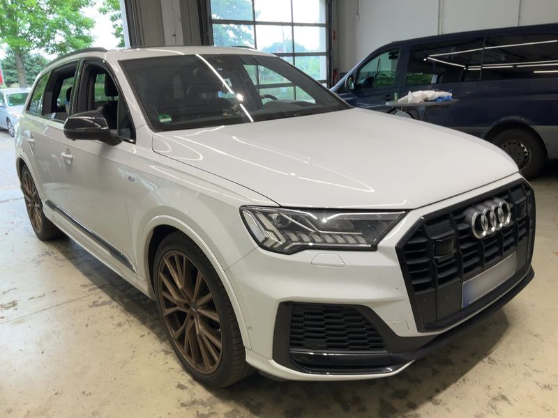 Audi Q7 55 TFSIe quattro S line — zdjęcie 8