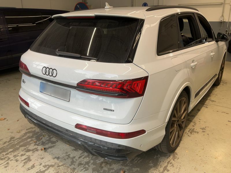 Audi Q7 55 TFSIe quattro S line — zdjęcie 6