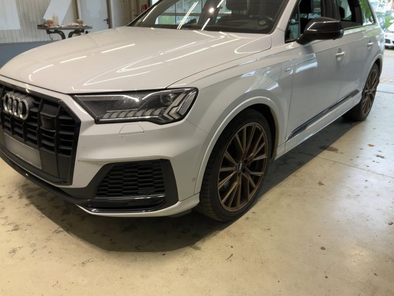 Audi Q7 55 TFSIe quattro S line — zdjęcie 2