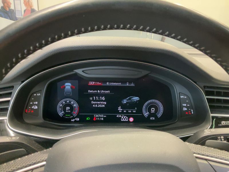 Audi Q7 55 TFSIe quattro S line — zdjęcie 13