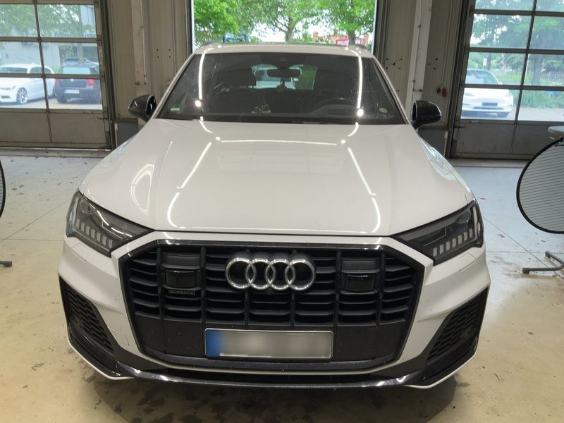 Audi Q7 55 TFSIe quattro S line — zdjęcie 9