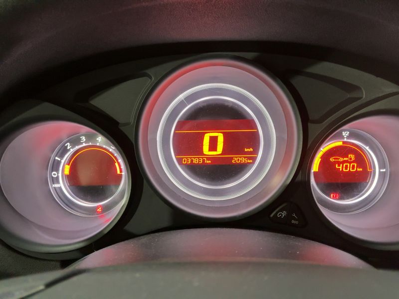 Citroen C4 1.2 e-THP Live Edition — zdjęcie 13