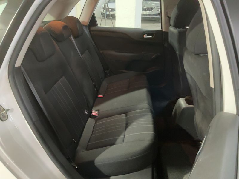Citroen C4 1.2 e-THP Live Edition — zdjęcie 14