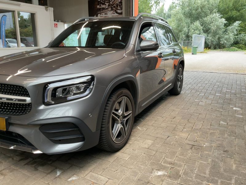 Mercedes-Benz GLB-Klasse GLB 250 4Matic AMG Line — zdjęcie 2