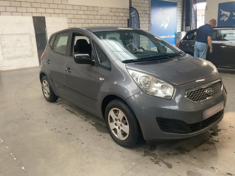 Kia Venga 1.4 Vision — zdjęcie 8