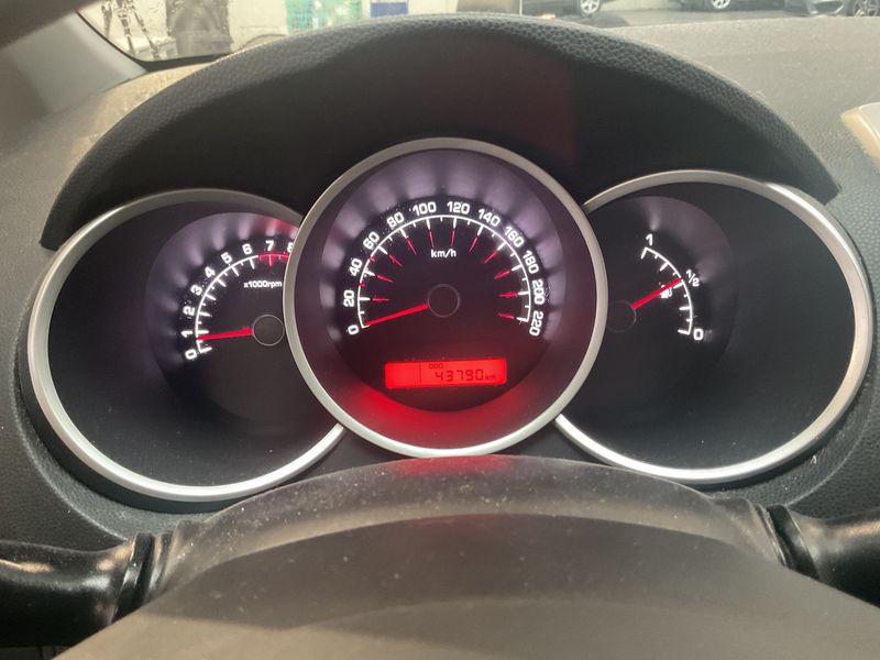 Kia Venga 1.4 Vision — zdjęcie 13