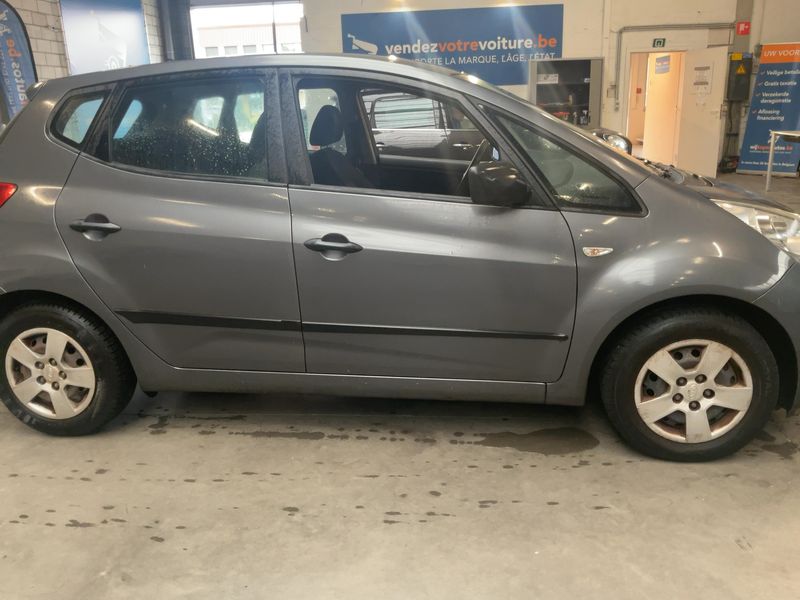 Kia Venga 1.4 Vision — zdjęcie 7