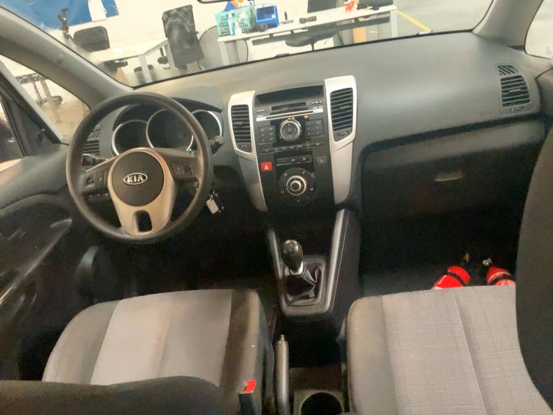 Kia Venga 1.4 Vision — zdjęcie 12