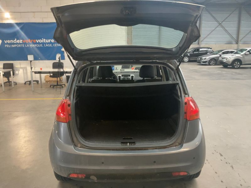 Kia Venga 1.4 Vision — zdjęcie 10